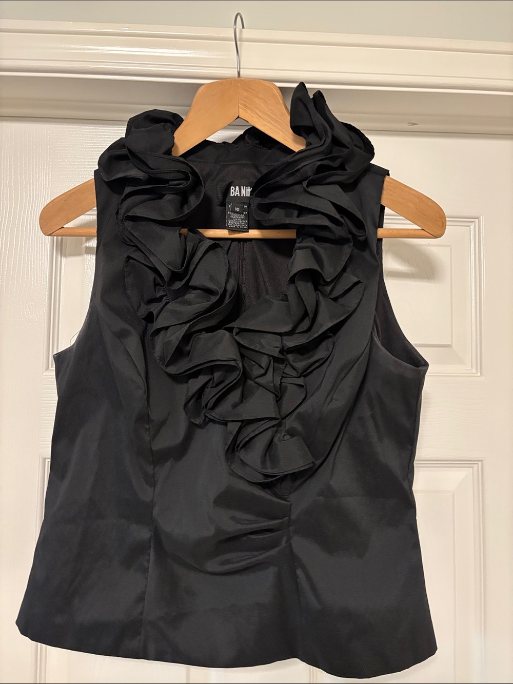 Black Ruffle Collar Sleeveless Top